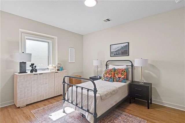 22121 W 93rd Terrace, Lenexa, KS 66220