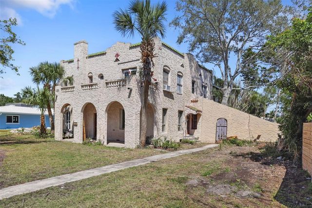 636 SUNSET DRIVE S, St Petersburg, FL 33707