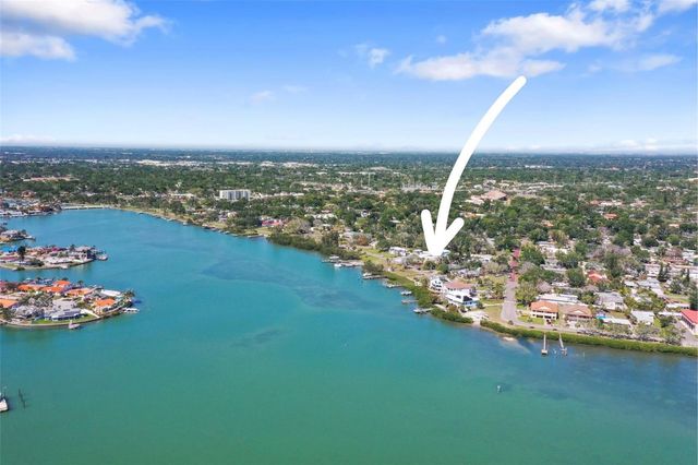 636 SUNSET DRIVE S, St Petersburg, FL 33707