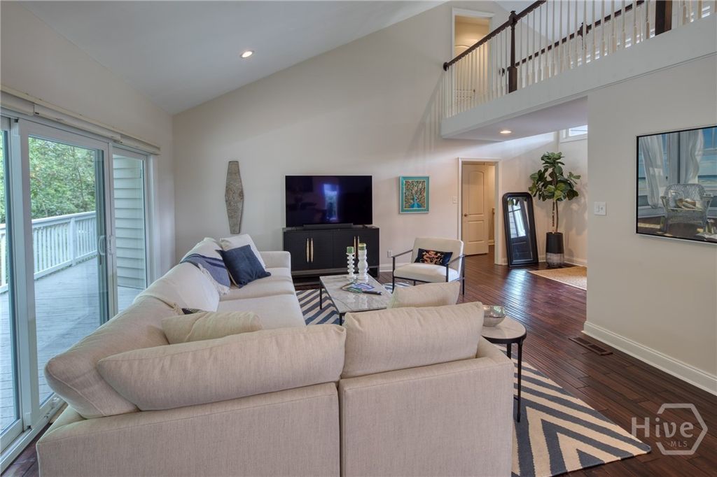 Image 6 of property listing at 12 Riding Lane, Savannah, GA 31411