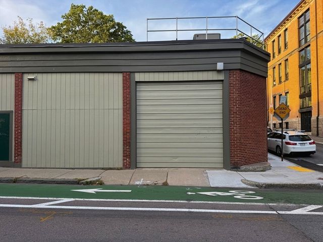 74-76 Green St, Boston, MA 02130