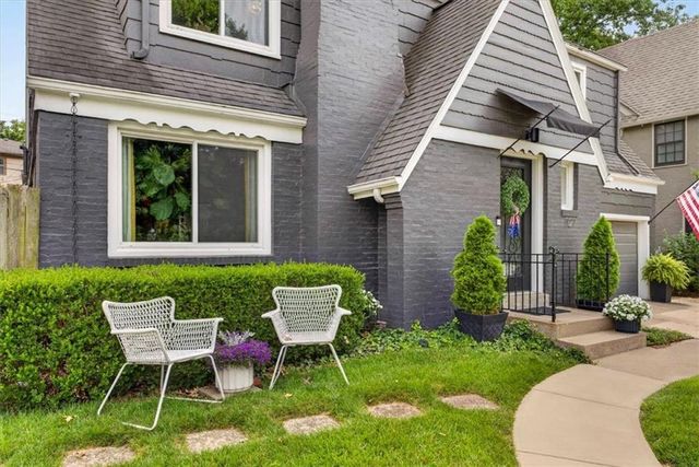127 W 69th Street, Kansas City, MO 64113