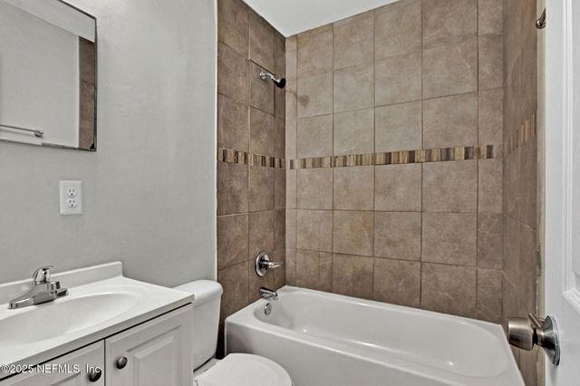 4905 OAKSIDE Drive, Jacksonville, FL 32244