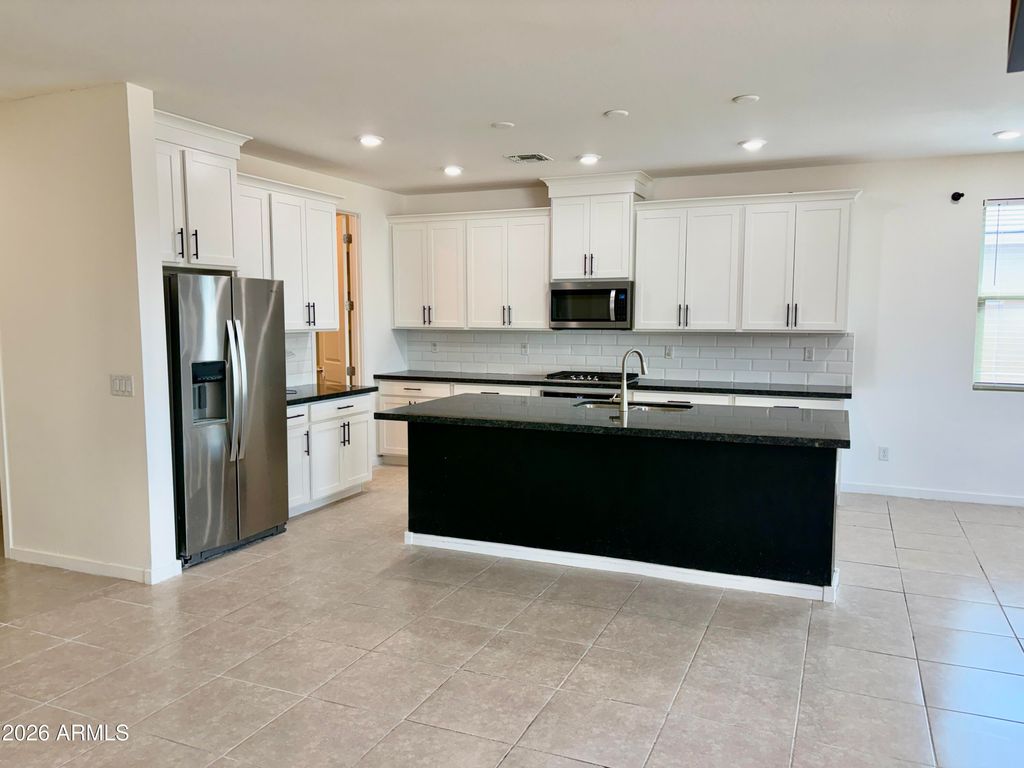 18083 W WOLF Street, Goodyear, AZ 85395 — exterior