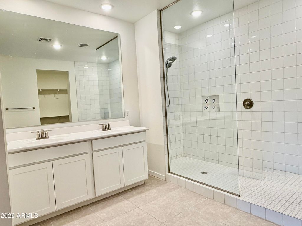 18083 W WOLF Street, Goodyear, AZ 85395 — photo 4