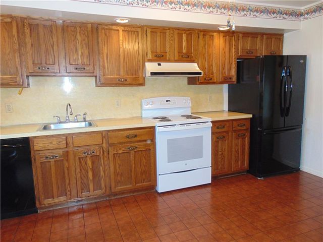 643 Dogwood Lane, Stockertown Boro, PA 18040