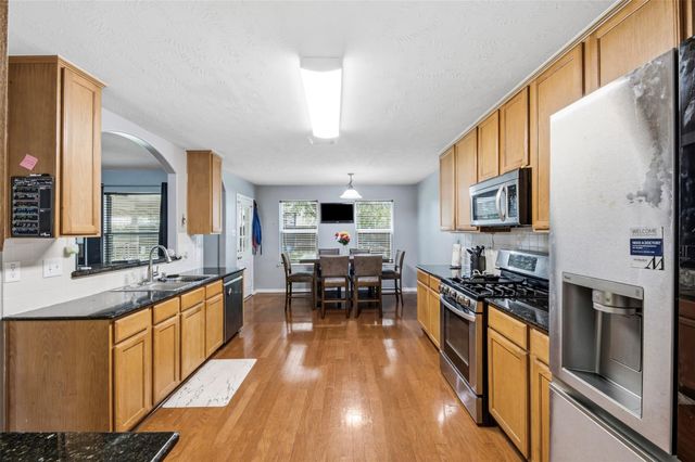 924 Chad Lane, Baytown, TX 77521