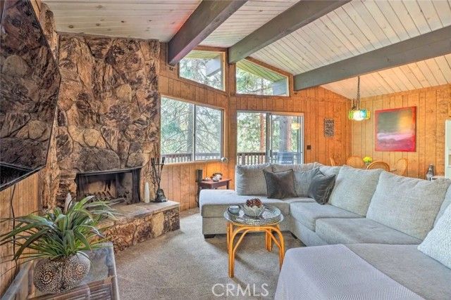 607 E Victoria Court, Lake Arrowhead, CA 92352