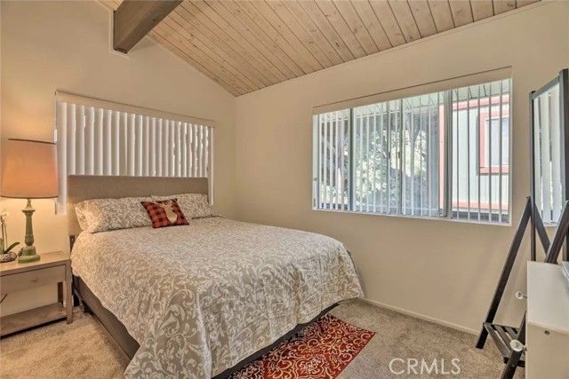 607 E Victoria Court, Lake Arrowhead, CA 92352