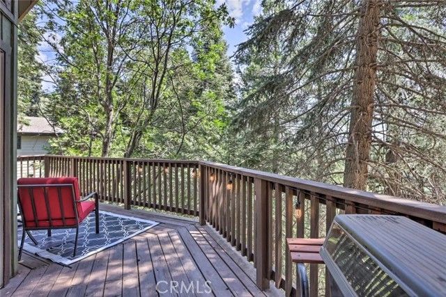 607 E Victoria Court, Lake Arrowhead, CA 92352