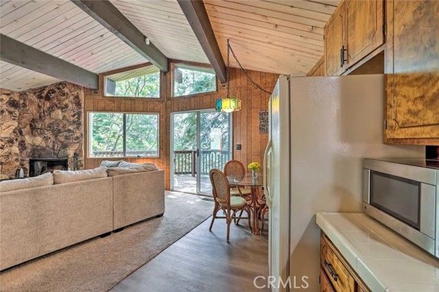607 E Victoria Court, Lake Arrowhead, CA 92352