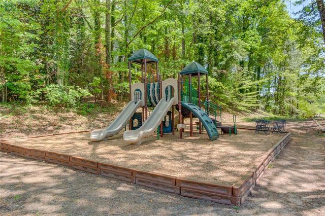 410 Emerald Parkway, Sugar Hill, GA 30518