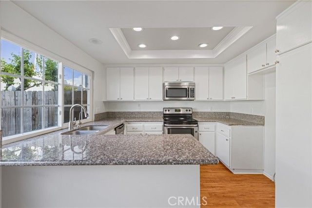 32 Goldenbush, Irvine, CA 92604