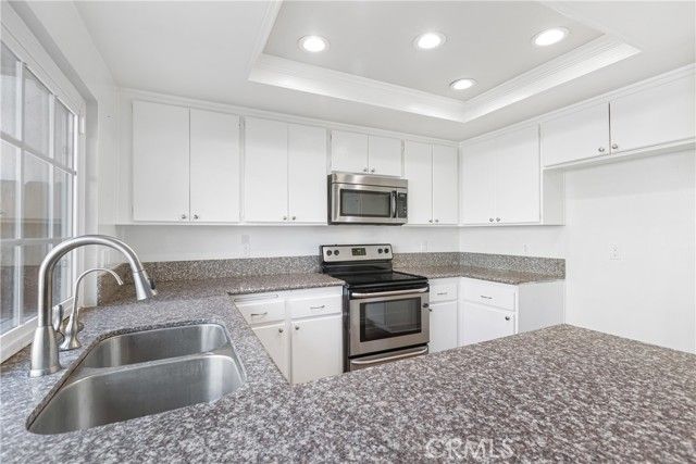 32 Goldenbush, Irvine, CA 92604