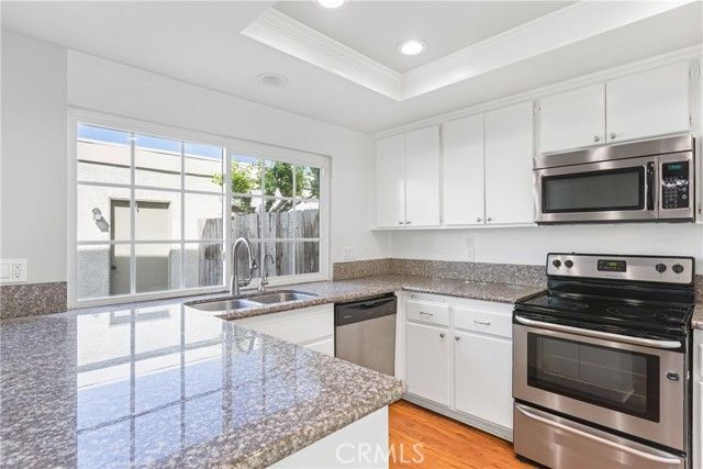 32 Goldenbush, Irvine, CA 92604