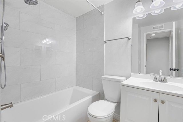 32 Goldenbush, Irvine, CA 92604