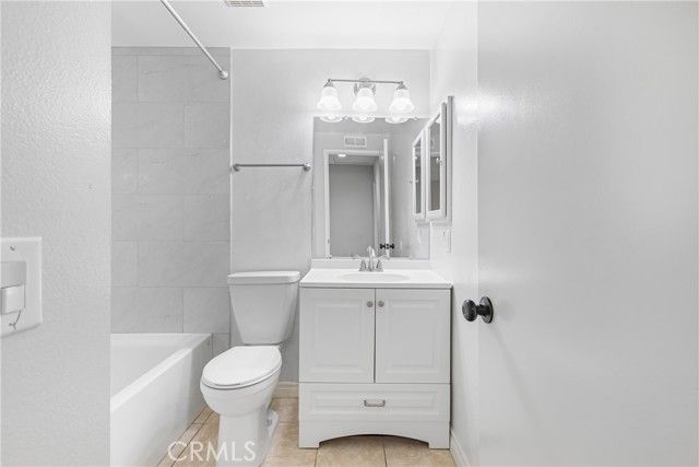 32 Goldenbush, Irvine, CA 92604