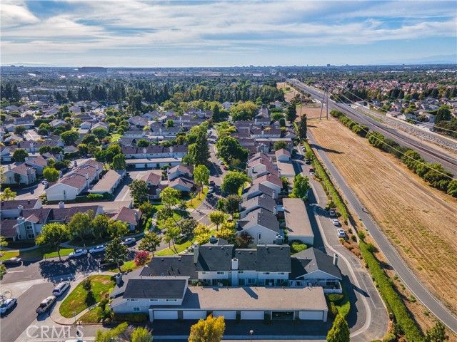 32 Goldenbush, Irvine, CA 92604