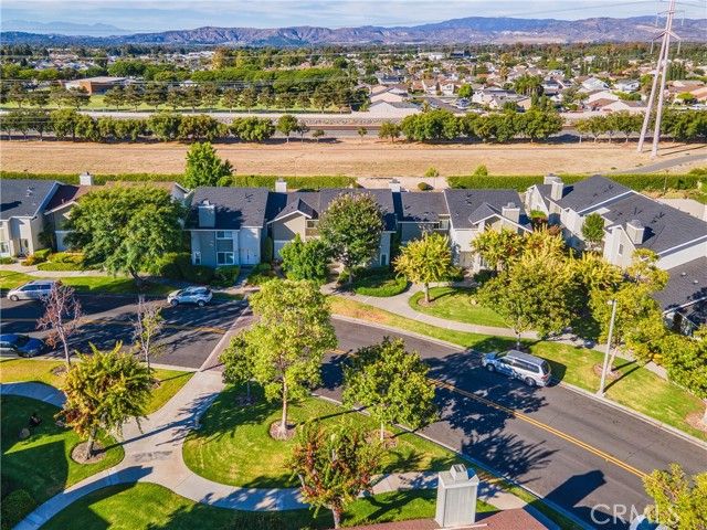 32 Goldenbush, Irvine, CA 92604