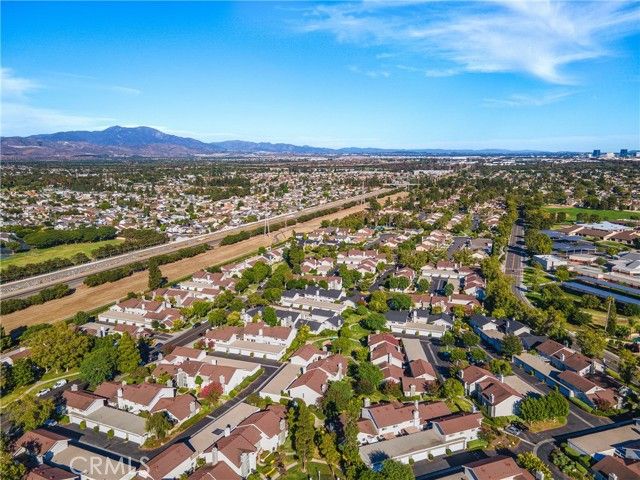 32 Goldenbush, Irvine, CA 92604