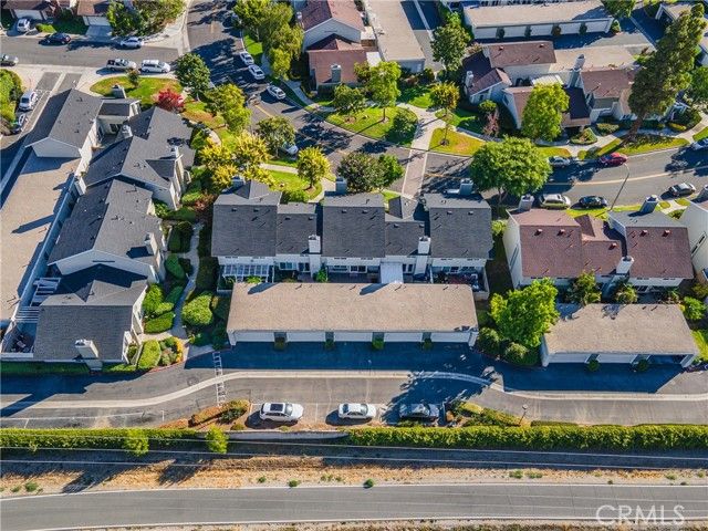 32 Goldenbush, Irvine, CA 92604