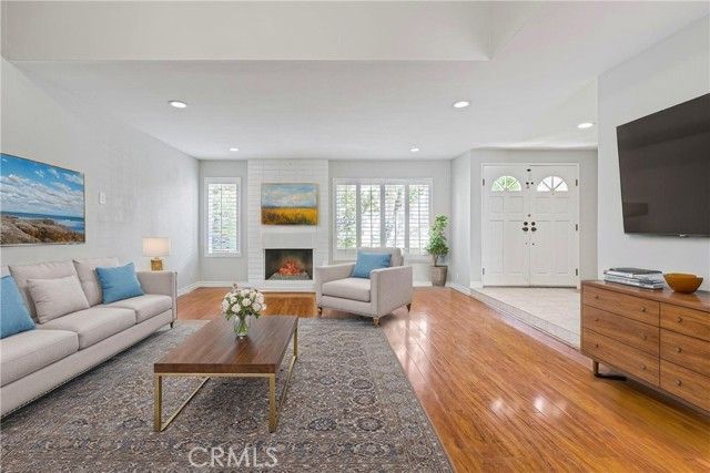 32 Goldenbush, Irvine, CA 92604