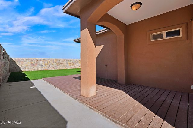 7113 N SKIES, El Paso, TX 79934