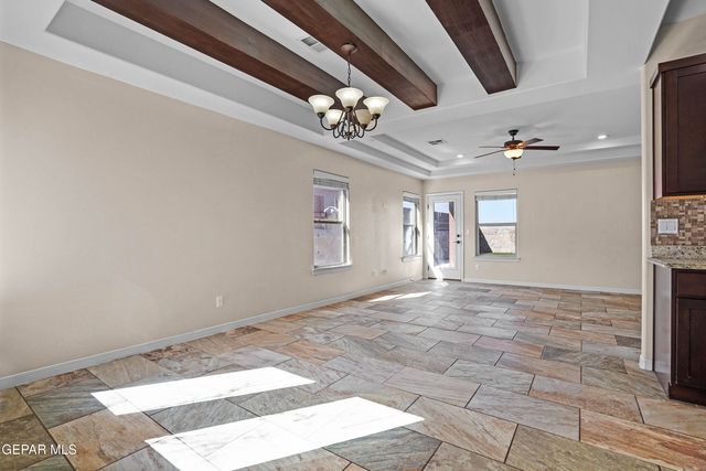 7113 N SKIES, El Paso, TX 79934