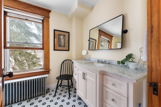 215 North Avenue, St. Johnsbury, VT 05819