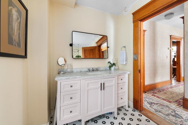 215 North Avenue, St. Johnsbury, VT 05819