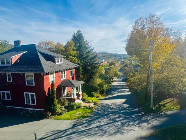 215 North Avenue, St. Johnsbury, VT 05819