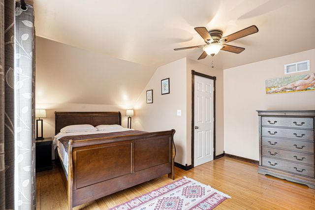 3900 Custer Avenue, Brookfield, IL 60513