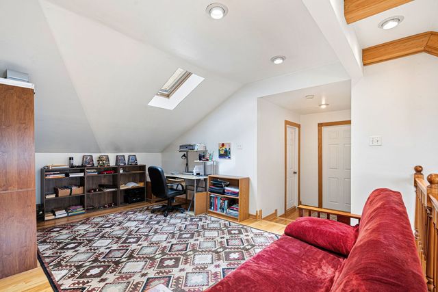 3900 Custer Avenue, Brookfield, IL 60513