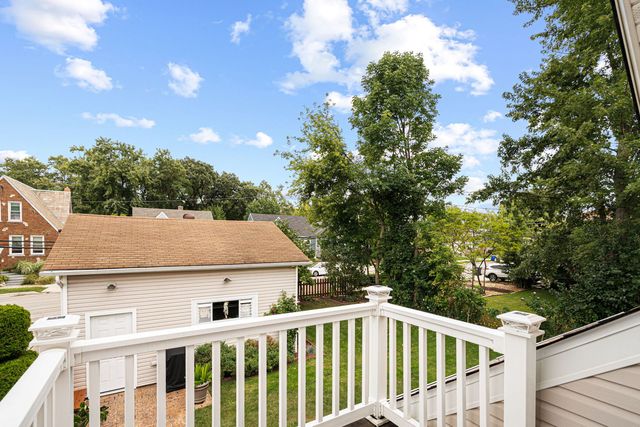 3900 Custer Avenue, Brookfield, IL 60513