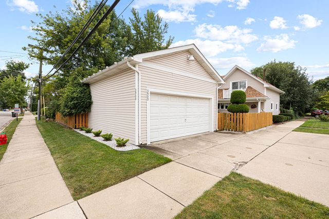 3900 Custer Avenue, Brookfield, IL 60513