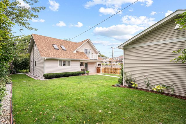 3900 Custer Avenue, Brookfield, IL 60513