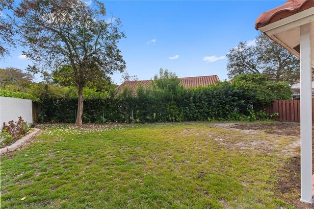 9815 NW 5th Place, Plantation, FL 33324