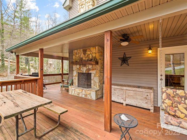 3975 Mountain Creek Road, Robbinsville, NC 28771