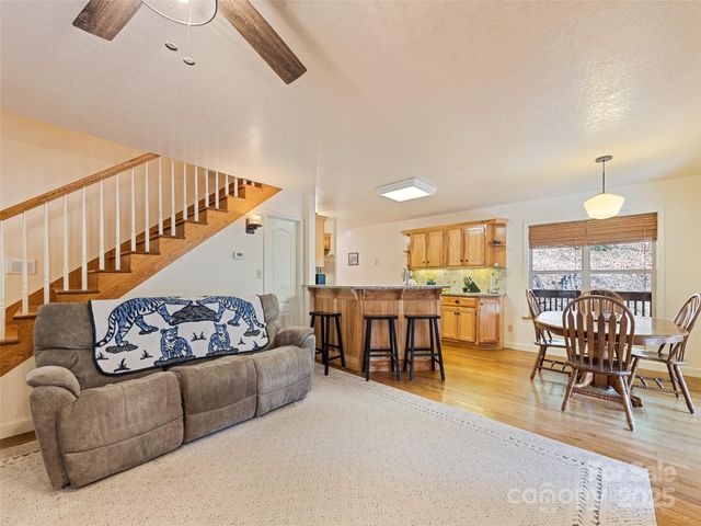 3975 Mountain Creek Road, Robbinsville, NC 28771