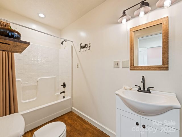 3975 Mountain Creek Road, Robbinsville, NC 28771