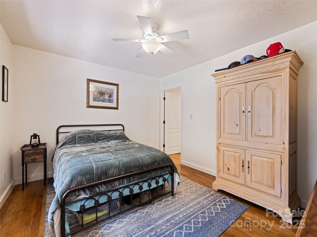 3975 Mountain Creek Road, Robbinsville, NC 28771