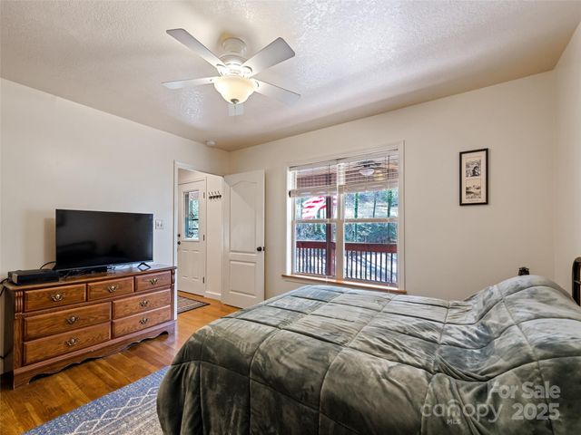 3975 Mountain Creek Road, Robbinsville, NC 28771