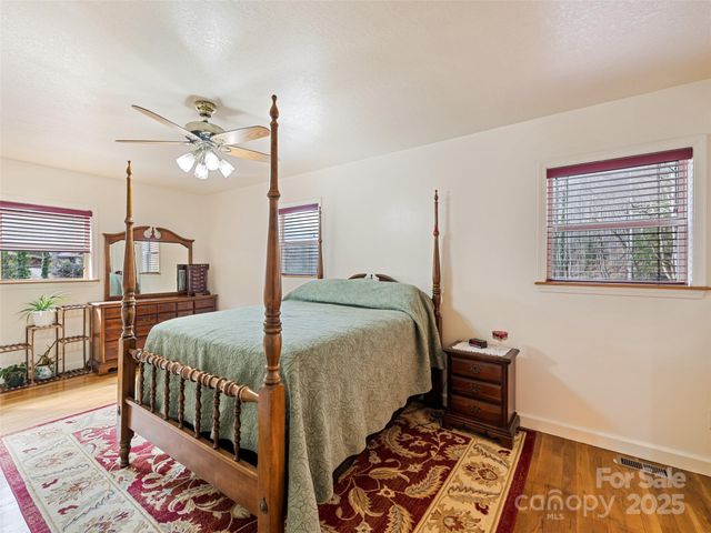 3975 Mountain Creek Road, Robbinsville, NC 28771