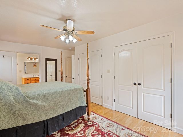 3975 Mountain Creek Road, Robbinsville, NC 28771