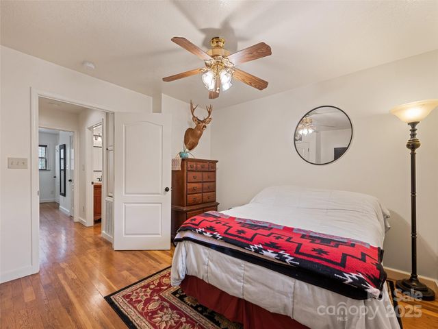 3975 Mountain Creek Road, Robbinsville, NC 28771