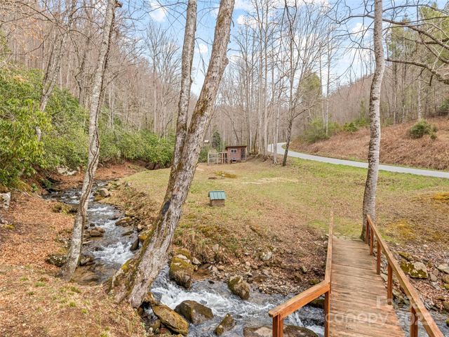 3975 Mountain Creek Road, Robbinsville, NC 28771