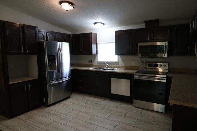 807 Nolan, Leesville, LA 71446