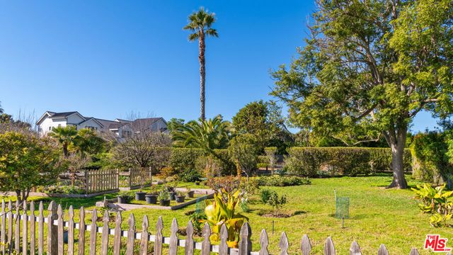 29821 Pacific Coast Highway, Malibu, CA 90265