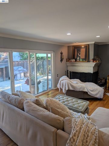 4017 Silver St, Pleasanton, CA 94566
