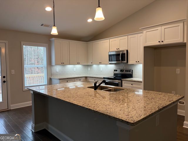 561 Oconee Lane, Commerce, GA 30529